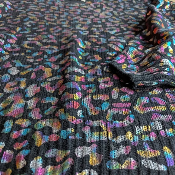 AndTheWhy Animal Print Sweater NWOT - Picture 2 of 5